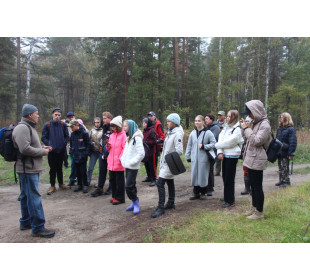 Юные экогиды посетили экологическую тропу в Кислухинском заказнике