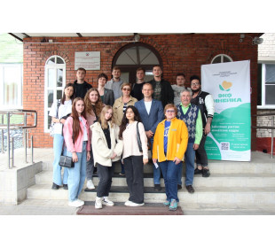 5 июня студенты алтайских вузов собрались в АКДЭЦ на “ЭКОлинейку”